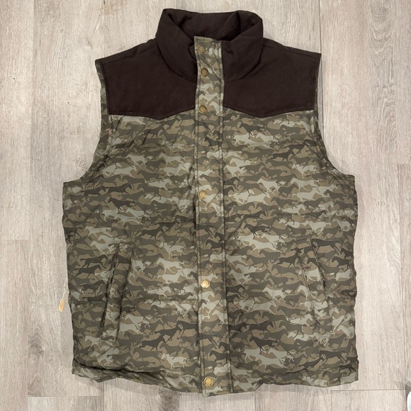 Brooks Brothers Other - BROOKS BROTHERS Duck Down Puffer Vest Full Zip Printed Horse Camo Sz M NWT